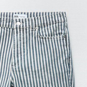 (NWT) ZARA Striped Cropped Flare Jeans